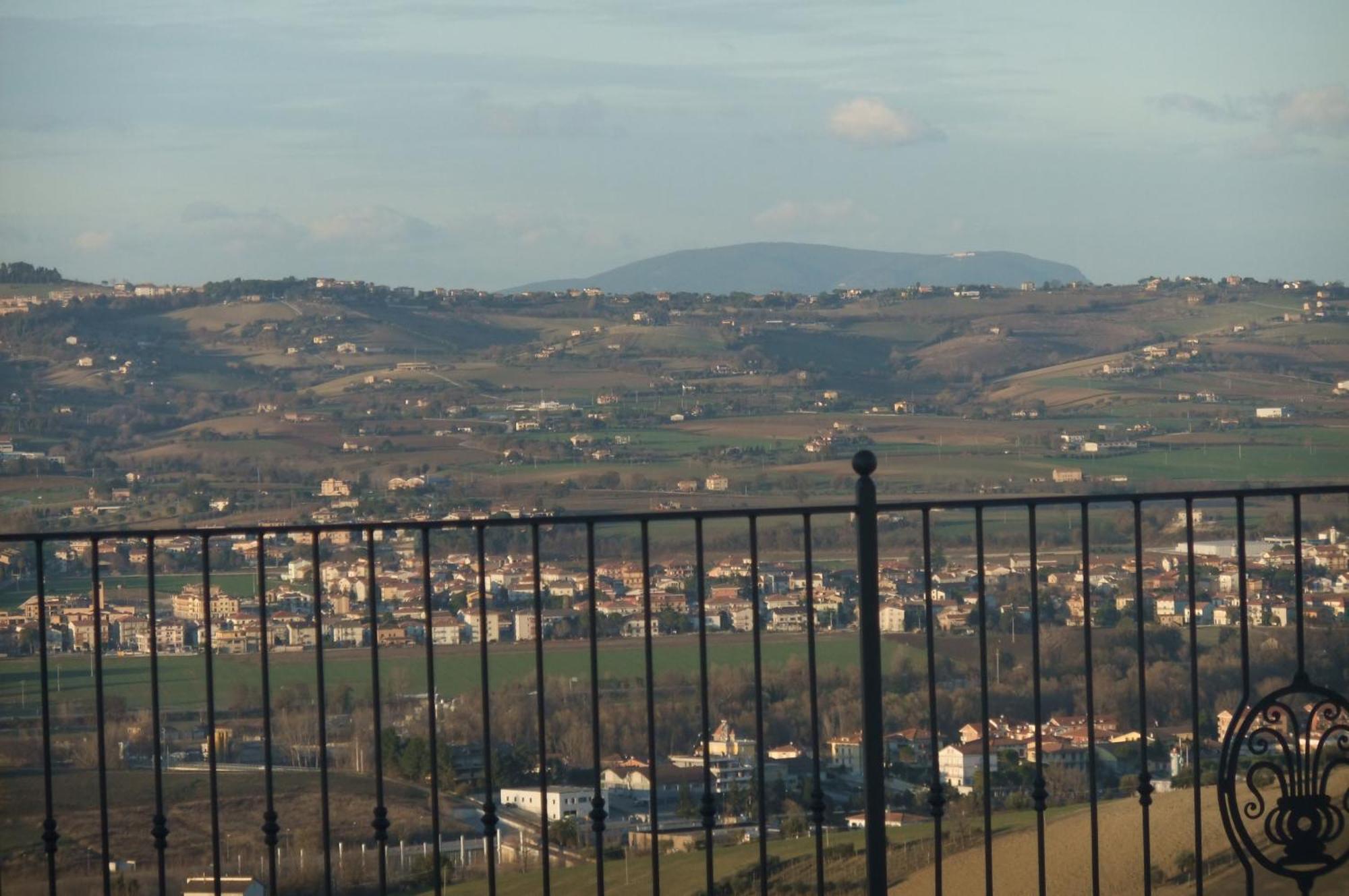Hotel La Rosa Dei Venti Monte San Giusto Kamer foto