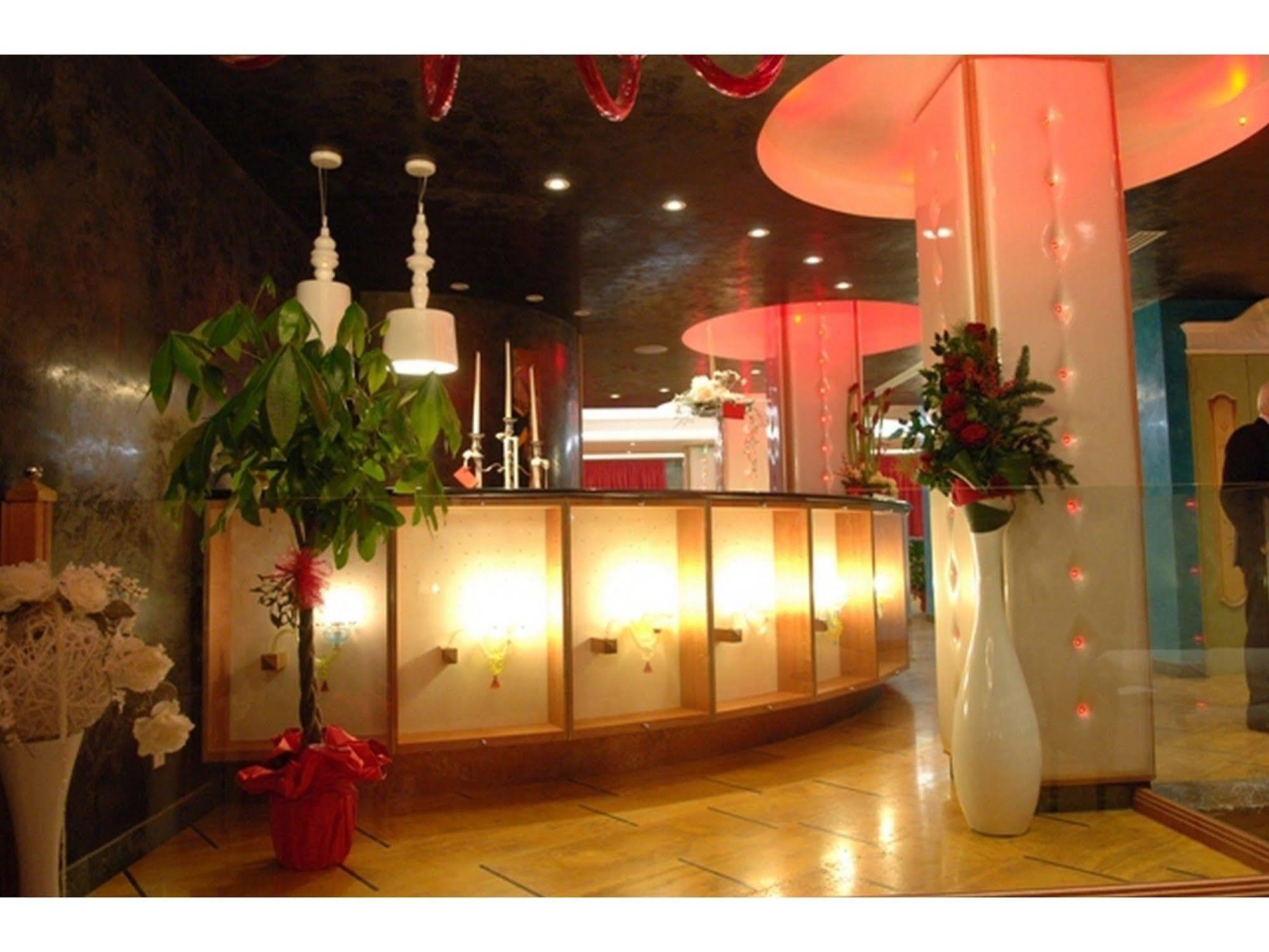 Hotel La Rosa Dei Venti Monte San Giusto Interieur foto